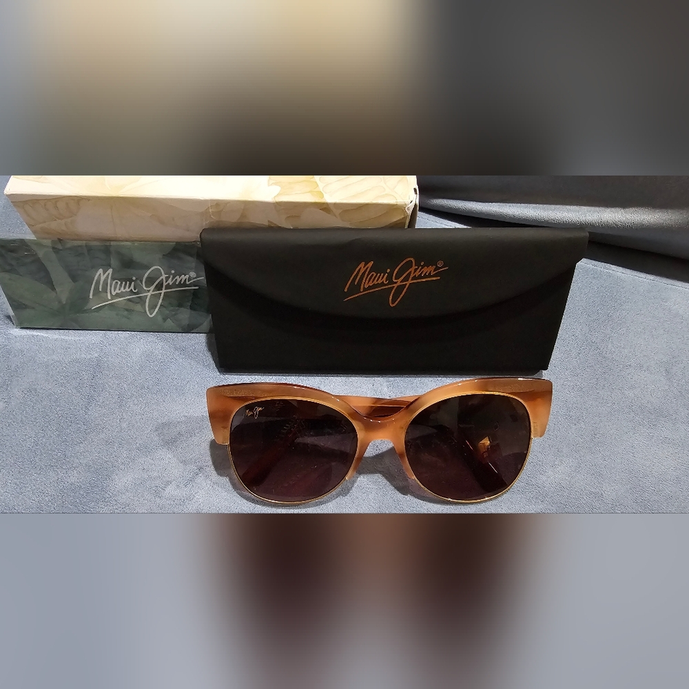 Maui Jim Mariposa Sunglasses With Rose Colored Lenses - Picture 4 of 5